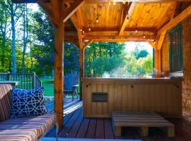 Hot TubPetsWalk to Squam Church Landing 7 mins