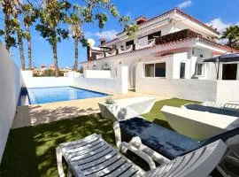 Apartment in villa - RELAXING POOL-FRONT, PRIVATE TERRACE & POOL ACCESS, SOUTH TENERIFE