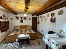 Casa Radu - Zece Hotare, chal&eacute; alpino em Zece Hotare