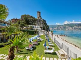 Hotel Castello Lake Front – hotel w mieście Malcesine