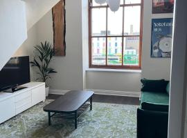 Home on the River Liffey - City Centre, pet-friendly hotel in Dublin