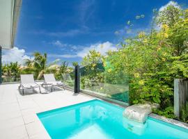 Villa Hateya, vue mer et piscine privée、レ・トロワ・イレのホテル