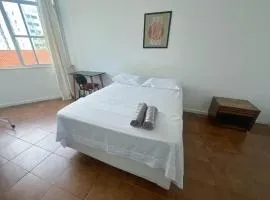 Quarto a 150m da Praia do Farol da Barra I