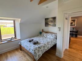 Unkenhaus. Cosy, modern apartment, private parking, gistir&yacute;mi me&eth; eldunara&eth;st&ouml;&eth;u &iacute; Lerwick