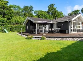 40560 Juelsminde - Pøt Strandby 368, Hotel in Sønderby