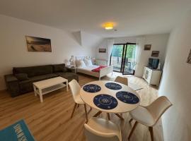 Ferienwohnung mit Balkon FeWo 11 Gustow, Hotel in Gustow