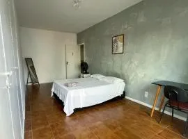 Quarto a 150m da Praia do Farol da Barra III