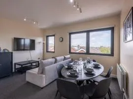 Family 2br Free Parking Near Cathedral Qtr