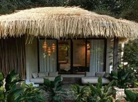 Santa Lucia Jungle Hacienda, Autograph Collection