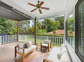 Stunning Bayswater Home Large Deck, BBQ