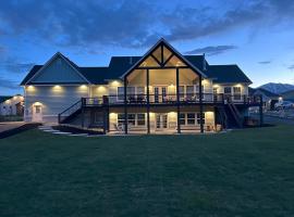 Single Family Luxury Home, Quiet Neighborhood, 30 Day Minimum, ξενοδοχείο σε Eagle Mountain