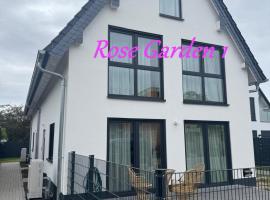 Rose Garden 1 & 2 - 2 Doppelhaush&auml;lften mit Fitnessr&auml;ume, villa a Offenbach