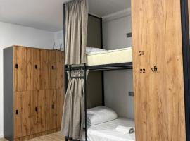 Kerege Guesthouse & Hostel, hotel in Bishkek