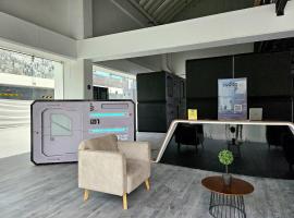Hotel Capsula CAPS Coliseo, capsule hotel in Cota
