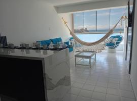 Apartamento de lujo frente al mar en residencia con piscina, planta electrica y gym, beach hotel in Porlamar