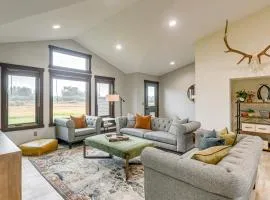 Pinedale Getaway Near Hiking, Skiing and Lakes!