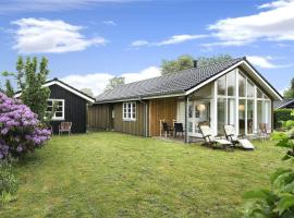 30048-Beder-Solsortevaenget-5, hotel u gradu 'Beder'