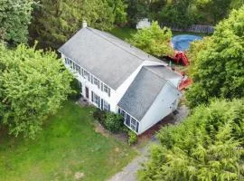 Wallkill 4BR Retreat Large Yard Pet Friendly