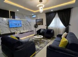 Kelvin Royal Apartment