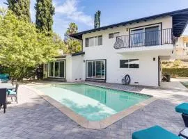 WFH Friendly Spacious Hillside Retreat in Encino