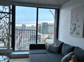 Cozy Gastown condo with a view!