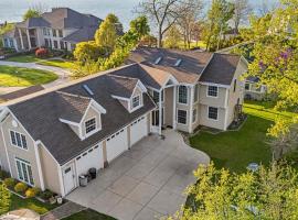 3 Mi to Beach Golfers Paradise in Lake View!, hotel v destinaci Lake View