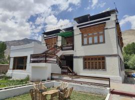 Labrang Home Stay, ubytování s možností vlastního stravování v destinaci Stak