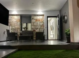 George luxury stone apartment