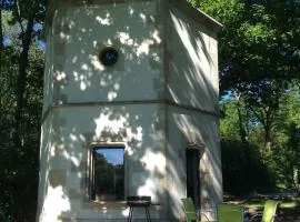 Hexagonal Tower for 2 with shared pool