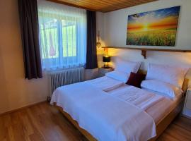 Urlaub am Krausberghof, Apartment mit Balkon und Parkplatz, Aufenthaltsraum, Sauna und Infrarotkabine, inmitten der Natur, kostenfreie Kaffeekapseln, 6 Fahrminuten zur Alpentherme Gastein und zur Schlossalmbahn, вариант размещения в городе Бад-Хофгастайн