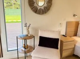 Cozy studio with air conditioning & pool & parking