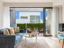 Walk To Ponsonby and K Road Quiet Home with Blackout Blinds for the perfect sleep