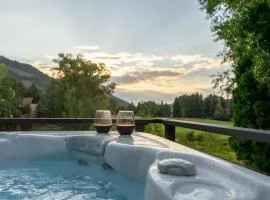 Stonecreek Summit 6BR LUXE Retreat with Hot Tub