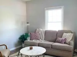 UE Bungalow 1 mile downtown, Home away from home