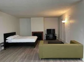 3 Bedroom Walk to Strip & MGM Casino