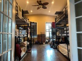 Hostel Near NYC, hostel em Newark