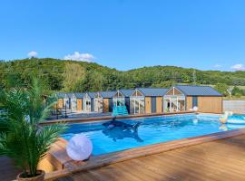 Turkusowa Osada - family resort, lodge in Wapnica