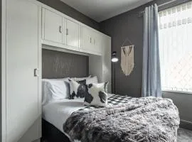 Testimony 3 Bedrm 2 bathroom Cozy Cushy Calm Home