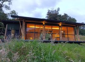 Glamping Bosque de helechos, privacidad y cercan&iacute;a, glamping site in Manizales