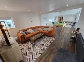 5 Bed Cottage Free Parking