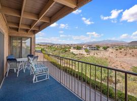 Cozy Condo - Stay for 9, hotel a Saint George