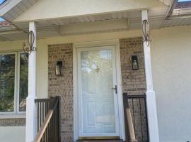 Cozy Gurnee Home Near Six Flags and Base, hotel in Gurnee