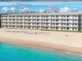 Mackinaw Beach and Bay Inn & Suites