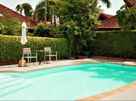 Family Bungalow Kamala, bangal&ocirc; em Praia de Kamala