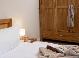 FeWo Strandfrieden - Kamin, Sauna, Meerblick, hotel en Sassnitz