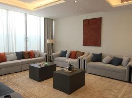Luxurious suite with a terrace overlooking KAFD, hotel u Rijadu
