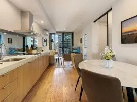 Premium 26th Floor CBD Luxury Apartment
