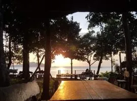 Moonshine Phayam beach resort & restaurant