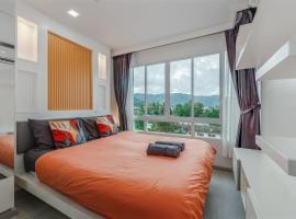A Stylish Condo in Local Area Kathu, Phuket, hotel en Kathu
