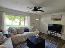 Cozy 3BR Cottage Near Headlands
